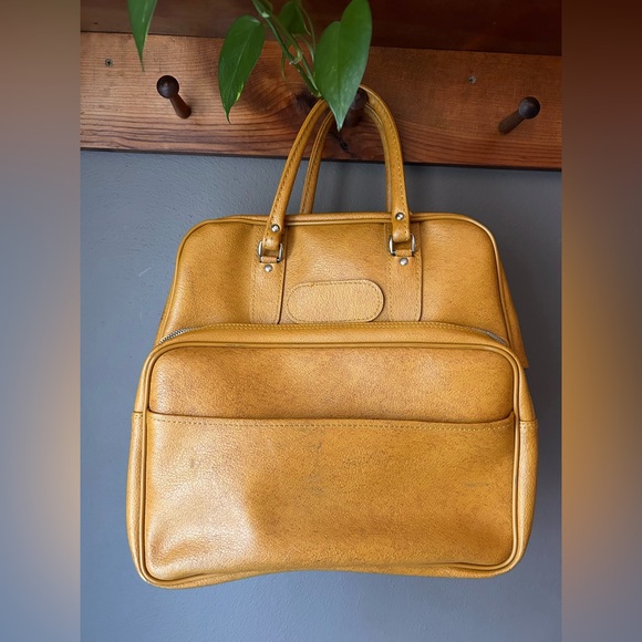 Vintage Handbags - Vintage Mustard Leather Travel Bag